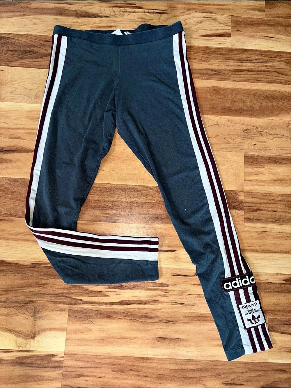 Adidas Three Stripes Leggings Track Pants ♥️🤍